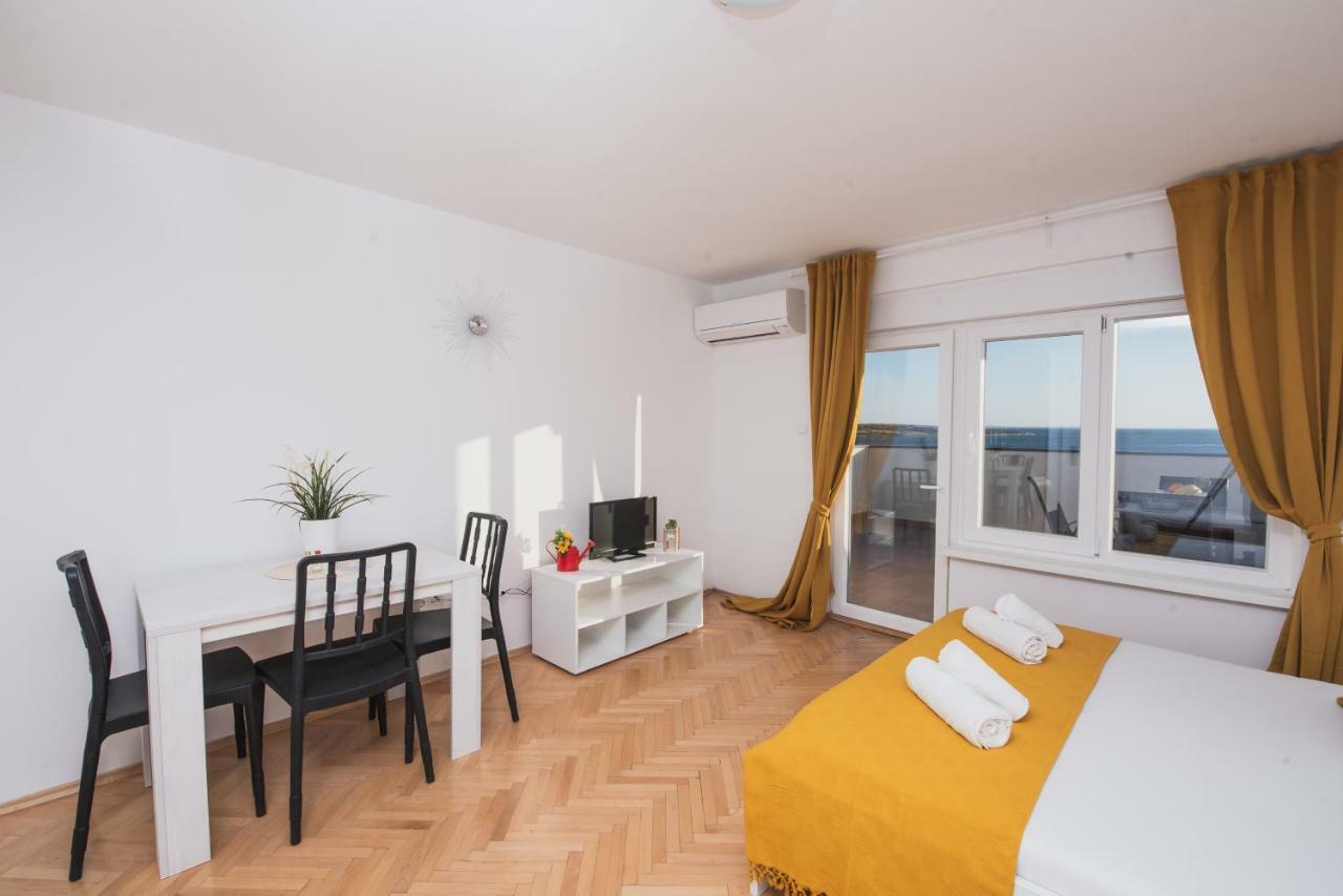 Apartments By The Sea Semy 노바야 외부 사진